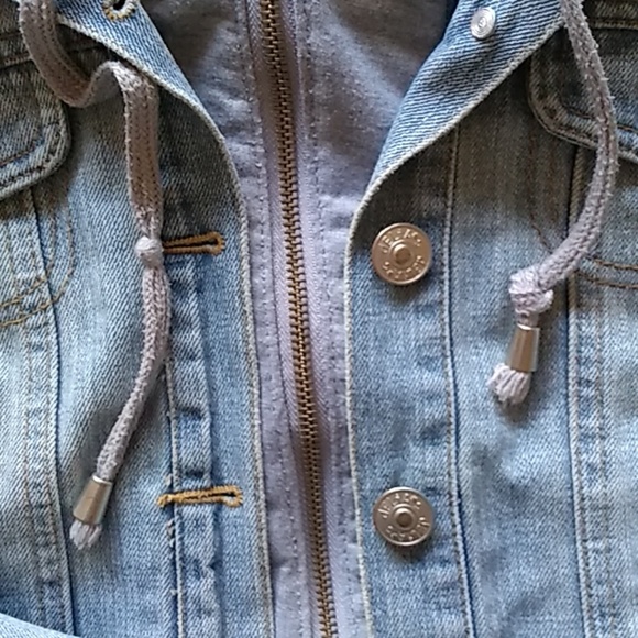 Jean jacket - Picture 2 of 7